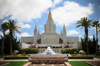 Oakland California Mormon Temple & Visitors Center