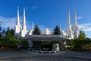 Portland, Oregon Mormon Temple & Visitors Center
