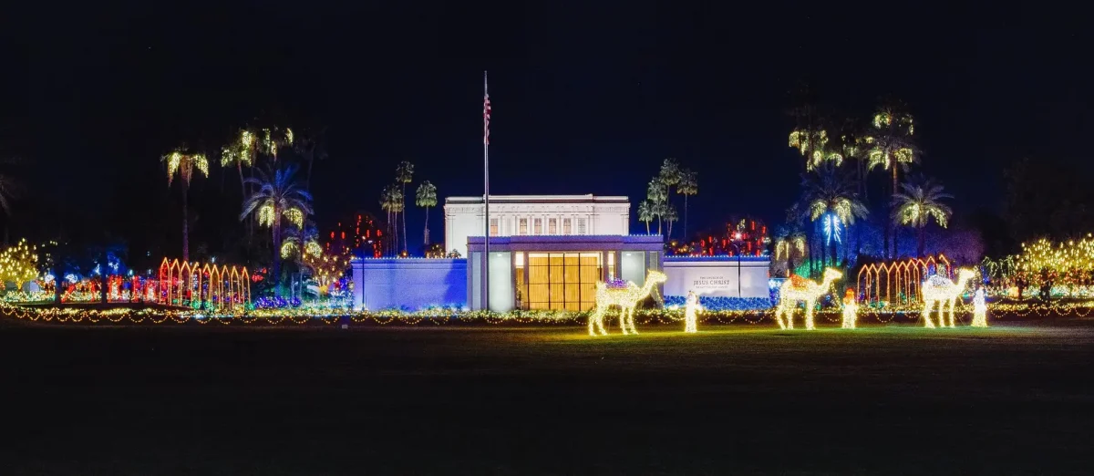 圣诞节期间，梅萨神庙的三位智者。